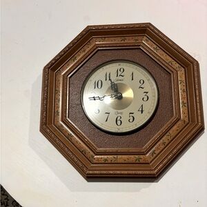 Homco Quartz Wall Clock Octagon Wood Frame Floral Design Glass Lens Made in USA